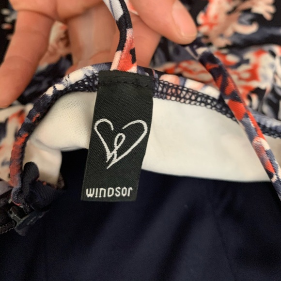 Dress - Picture 4 of 4